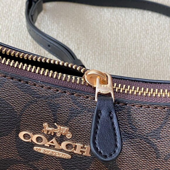 NWT Coach Outlet Teri Hobo Bag In Signature Canvas - Picture 4 of 9